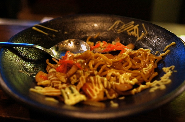 拾玖串燒酒場:(胖樺食記)台北市光復南路「拾玖串燒酒場」。海鮮串燒特色居酒屋適合放鬆小酌。