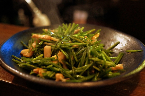 拾玖串燒酒場:(胖樺食記)台北市光復南路「拾玖串燒酒場」。海鮮串燒特色居酒屋適合放鬆小酌。