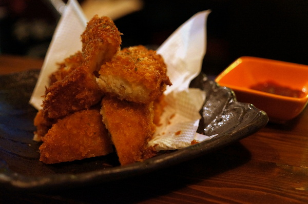 拾玖串燒酒場:(胖樺食記)台北市光復南路「拾玖串燒酒場」。海鮮串燒特色居酒屋適合放鬆小酌。