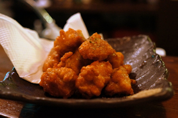 拾玖串燒酒場:(胖樺食記)台北市光復南路「拾玖串燒酒場」。海鮮串燒特色居酒屋適合放鬆小酌。