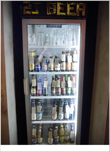 2J CAFE：【大安區】2J CAFE－兩位韓國歐巴開的店！城市中舒適隱密的小角落，咖啡廳與韓式料理的混搭風好棒，甜點有驚人的發現！(有WIFI、免服務費)