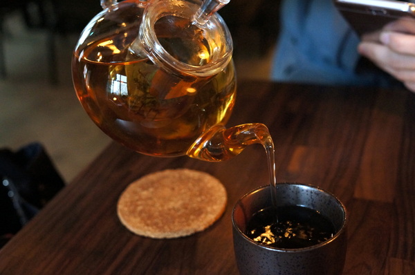 2J CAFE：(胖樺食記)台北市捷運大安森林公園站韓系咖啡廳2J Café。好咖啡伴隨一整天的寧靜愜意。