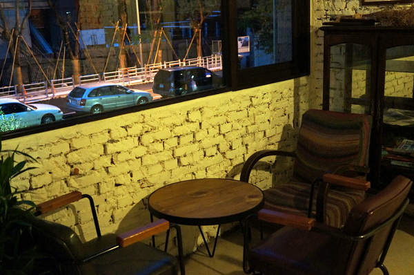 2J CAFE：(胖樺食記)台北市捷運大安森林公園站韓系咖啡廳2J Café。好咖啡伴隨一整天的寧靜愜意。