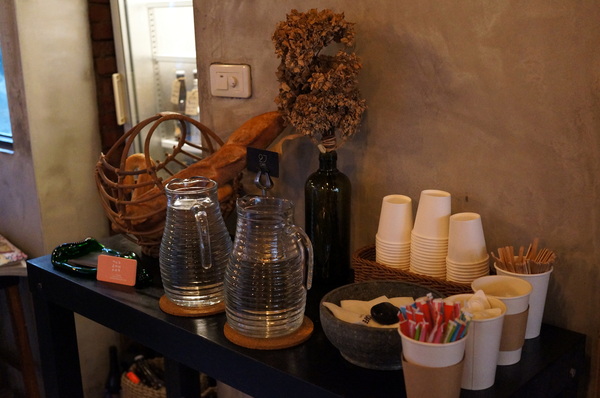 2J CAFE：(胖樺食記)台北市捷運大安森林公園站韓系咖啡廳2J Café。好咖啡伴隨一整天的寧靜愜意。