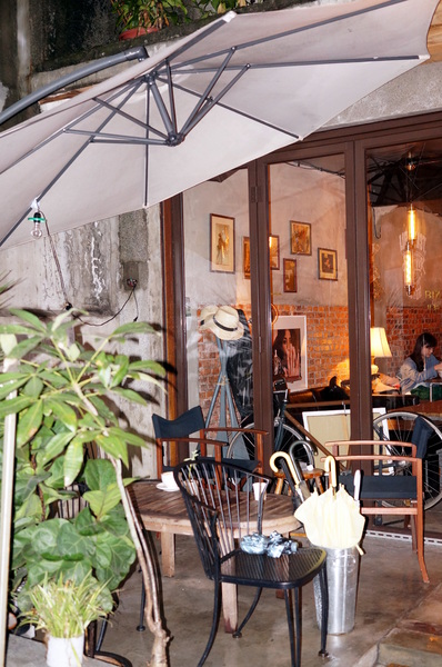 2J CAFE：(胖樺食記)台北市捷運大安森林公園站韓系咖啡廳2J Café。好咖啡伴隨一整天的寧靜愜意。