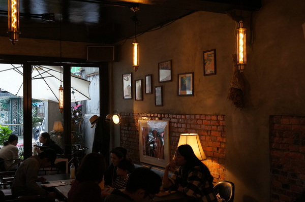 2J CAFE：(胖樺食記)台北市捷運大安森林公園站韓系咖啡廳2J Café。好咖啡伴隨一整天的寧靜愜意。