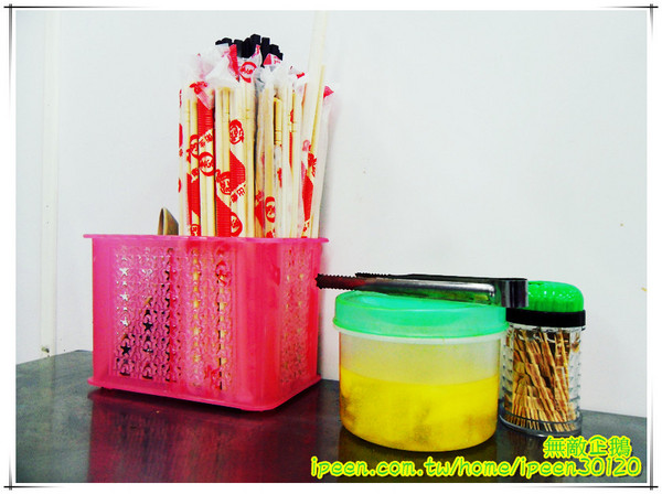 集鮮蝦仁飯:【台南-永康區】平民美食..柴魚拌飯+蝦仁..好吃! 大推鴨蛋湯!~《集鮮蝦仁飯》