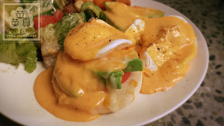 蕃茄酪梨烤起士班尼蛋