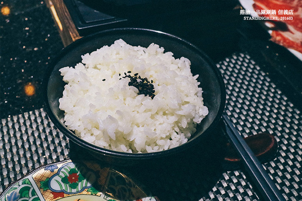 鼎膾一品涮涮鍋：台北_ 鼎膾一品涮涮鍋信義店 純種和牛嫩肩鍋, 超值必吃!