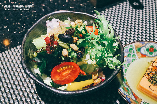 鼎膾一品涮涮鍋：台北_ 鼎膾一品涮涮鍋信義店 純種和牛嫩肩鍋, 超值必吃!