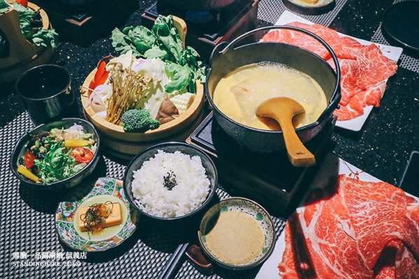 鼎膾一品涮涮鍋：台北_ 鼎膾一品涮涮鍋信義店 純種和牛嫩肩鍋, 超值必吃!