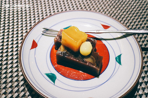 鼎膾一品涮涮鍋：台北_ 鼎膾一品涮涮鍋信義店 純種和牛嫩肩鍋, 超值必吃!