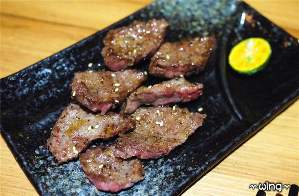 顛 居酒屋(長安店)：［台北中山］氣氛很high的【顛 居酒屋(長安店)】。明太子爆漿雞翅.棒棒糖/炸雞/烤香魚/炒烏龍麵體驗(松江南京站。長安東路美食)