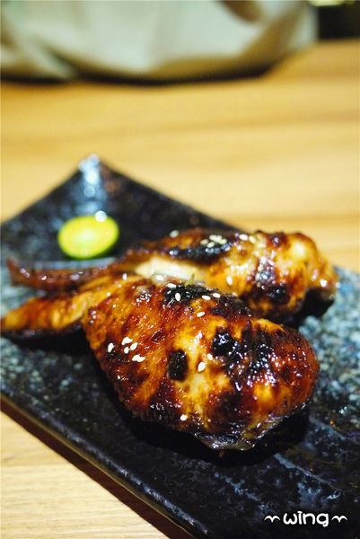 顛 居酒屋(長安店)：［台北中山］氣氛很high的【顛 居酒屋(長安店)】。明太子爆漿雞翅.棒棒糖/炸雞/烤香魚/炒烏龍麵體驗(松江南京站。長安東路美食)