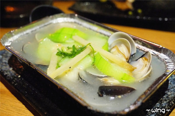 顛 居酒屋(長安店)：［台北中山］氣氛很high的【顛 居酒屋(長安店)】。明太子爆漿雞翅.棒棒糖/炸雞/烤香魚/炒烏龍麵體驗(松江南京站。長安東路美食)