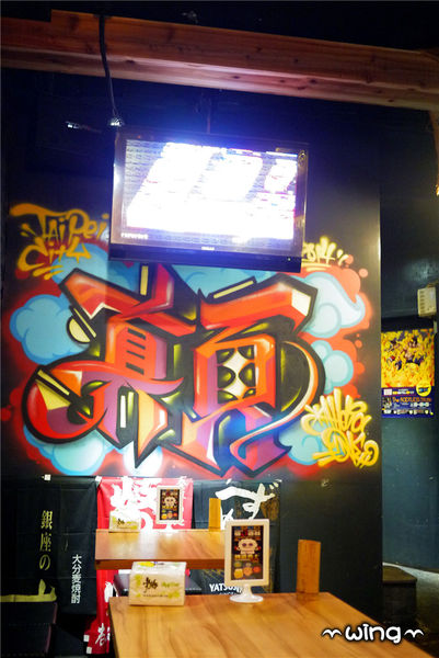 顛 居酒屋(長安店)：［台北中山］氣氛很high的【顛 居酒屋(長安店)】。明太子爆漿雞翅.棒棒糖/炸雞/烤香魚/炒烏龍麵體驗(松江南京站。長安東路美食)