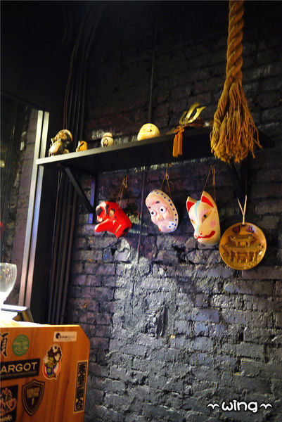 顛 居酒屋(長安店)：［台北中山］氣氛很high的【顛 居酒屋(長安店)】。明太子爆漿雞翅.棒棒糖/炸雞/烤香魚/炒烏龍麵體驗(松江南京站。長安東路美食)