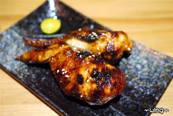 顛 居酒屋(長安店)：［台北中山］氣氛很high的【顛 居酒屋(長安店)】。明太子爆漿雞翅.棒棒糖/炸雞/烤香魚/炒烏龍麵體驗(松江南京站。長安東路美食)