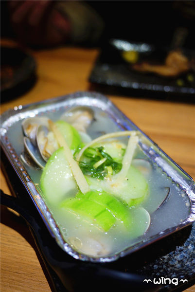 顛 居酒屋(長安店)：［台北中山］氣氛很high的【顛 居酒屋(長安店)】。明太子爆漿雞翅.棒棒糖/炸雞/烤香魚/炒烏龍麵體驗(松江南京站。長安東路美食)