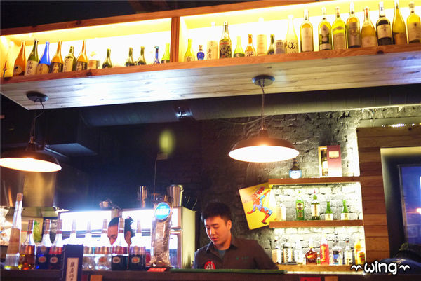 顛 居酒屋(長安店)：［台北中山］氣氛很high的【顛 居酒屋(長安店)】。明太子爆漿雞翅.棒棒糖/炸雞/烤香魚/炒烏龍麵體驗(松江南京站。長安東路美食)