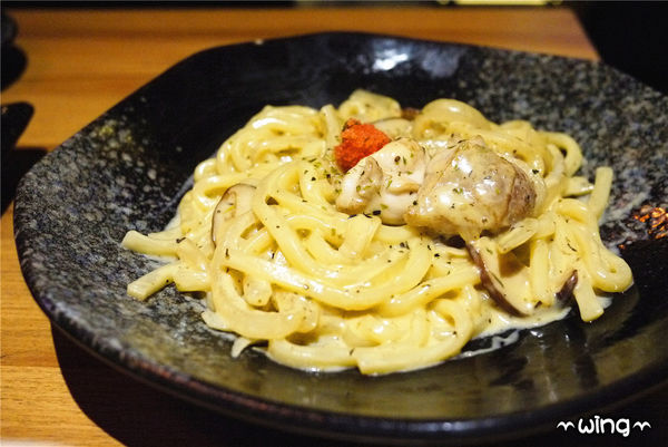 顛 居酒屋(長安店)：［台北中山］氣氛很high的【顛 居酒屋(長安店)】。明太子爆漿雞翅.棒棒糖/炸雞/烤香魚/炒烏龍麵體驗(松江南京站。長安東路美食)