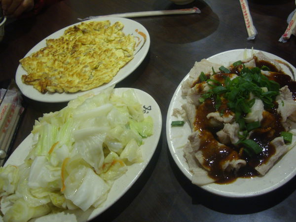 豪香熱炒：[台北]公館豪香熱炒<一到用餐座無虛席