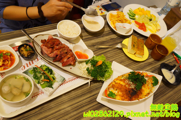 奶奶的熊熊：【台南-安平區】熊熊x童話..精緻套餐不精緻!~