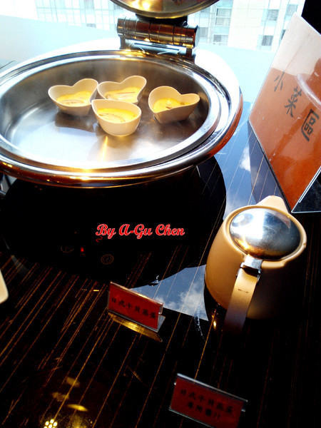 福豆屋(德安店)：【臺南Ω東區】福豆屋（德安店）。高ＣＰ值的壽喜燒與多種鐵板燒一次吃到飽，還能盡情享用哈根達斯和明治冰品