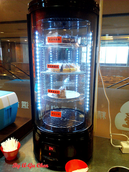 福豆屋(德安店)：【臺南Ω東區】福豆屋（德安店）。高ＣＰ值的壽喜燒與多種鐵板燒一次吃到飽，還能盡情享用哈根達斯和明治冰品