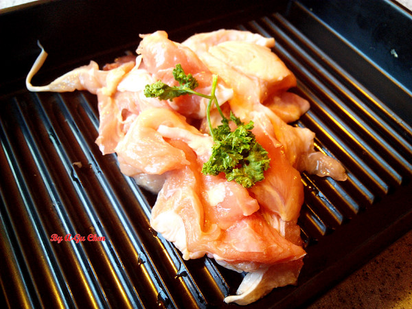 福豆屋(德安店)：【臺南Ω東區】福豆屋（德安店）。高ＣＰ值的壽喜燒與多種鐵板燒一次吃到飽，還能盡情享用哈根達斯和明治冰品