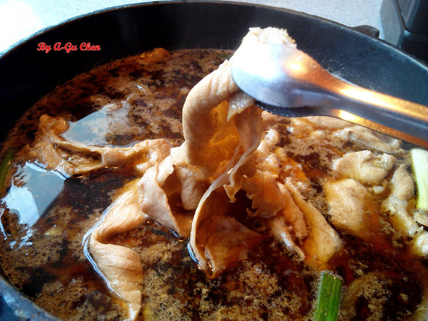 福豆屋(德安店)：【臺南Ω東區】福豆屋（德安店）。高ＣＰ值的壽喜燒與多種鐵板燒一次吃到飽，還能盡情享用哈根達斯和明治冰品