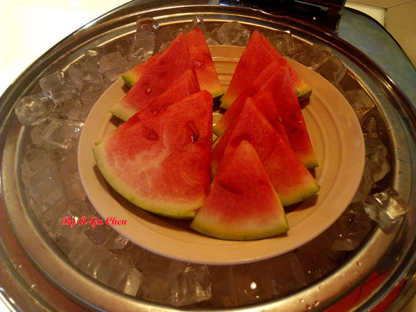 福豆屋(德安店)：【臺南Ω東區】福豆屋（德安店）。高ＣＰ值的壽喜燒與多種鐵板燒一次吃到飽，還能盡情享用哈根達斯和明治冰品