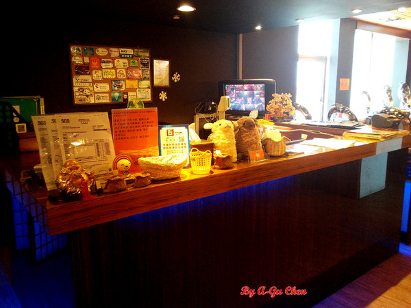 福豆屋(德安店)：【臺南Ω東區】福豆屋（德安店）。高ＣＰ值的壽喜燒與多種鐵板燒一次吃到飽，還能盡情享用哈根達斯和明治冰品