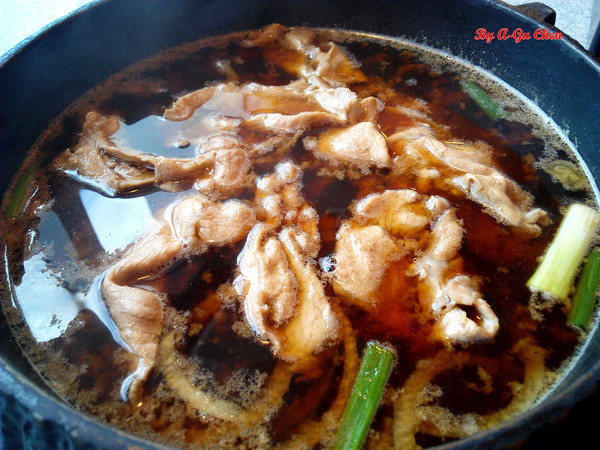 福豆屋(德安店)：【臺南Ω東區】福豆屋（德安店）。高ＣＰ值的壽喜燒與多種鐵板燒一次吃到飽，還能盡情享用哈根達斯和明治冰品