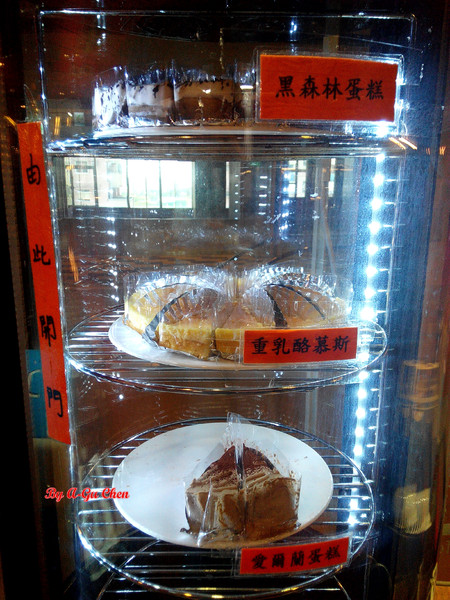 福豆屋(德安店)：【臺南Ω東區】福豆屋（德安店）。高ＣＰ值的壽喜燒與多種鐵板燒一次吃到飽，還能盡情享用哈根達斯和明治冰品