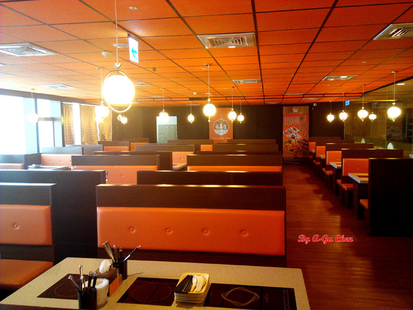 福豆屋(德安店)：【臺南Ω東區】福豆屋（德安店）。高ＣＰ值的壽喜燒與多種鐵板燒一次吃到飽，還能盡情享用哈根達斯和明治冰品