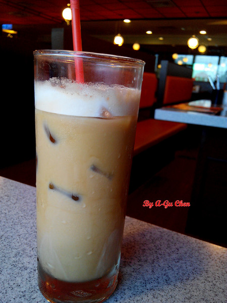 福豆屋(德安店)：【臺南Ω東區】福豆屋（德安店）。高ＣＰ值的壽喜燒與多種鐵板燒一次吃到飽，還能盡情享用哈根達斯和明治冰品