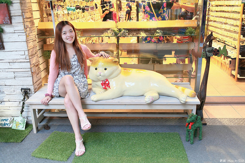 寶舖一店跟大白沙合照