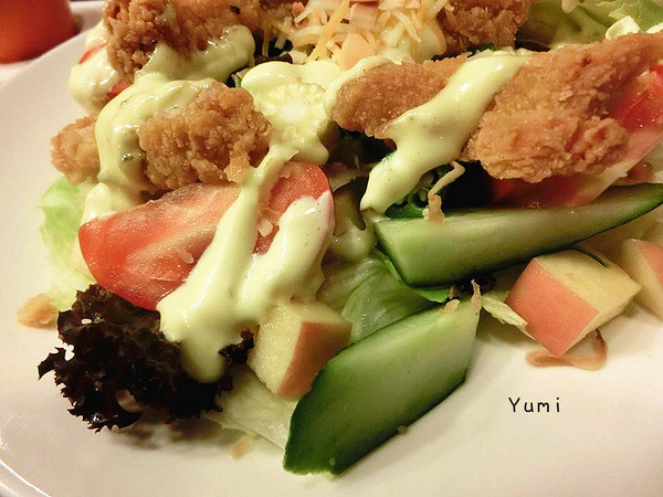 大哥漢堡：【邀稿】逢甲夜市犯規美食報到♥讓你落下巴的霸氣美味漢堡@大哥漢堡