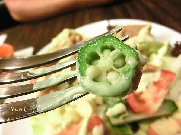 大哥漢堡：【邀稿】逢甲夜市犯規美食報到♥讓你落下巴的霸氣美味漢堡@大哥漢堡