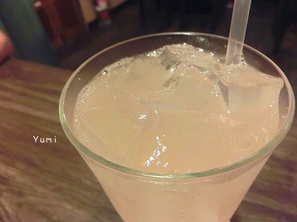 大哥漢堡：【邀稿】逢甲夜市犯規美食報到♥讓你落下巴的霸氣美味漢堡@大哥漢堡