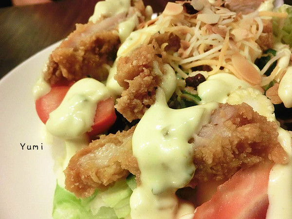 大哥漢堡：【邀稿】逢甲夜市犯規美食報到♥讓你落下巴的霸氣美味漢堡@大哥漢堡