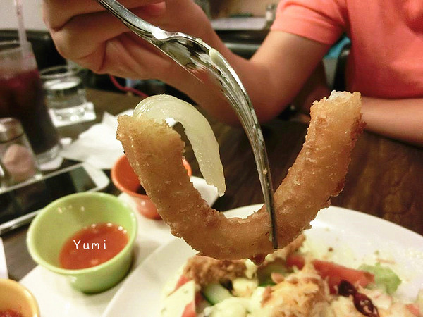 大哥漢堡：【邀稿】逢甲夜市犯規美食報到♥讓你落下巴的霸氣美味漢堡@大哥漢堡