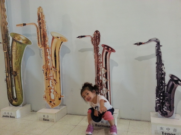 張連昌薩克斯風觀光工廠：[台中][景點]張連昌薩克斯風觀光工廠~台灣薩克斯風始祖