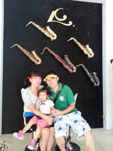 張連昌薩克斯風觀光工廠：[台中][景點]張連昌薩克斯風觀光工廠~台灣薩克斯風始祖