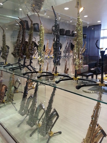 張連昌薩克斯風觀光工廠：[台中][景點]張連昌薩克斯風觀光工廠~台灣薩克斯風始祖