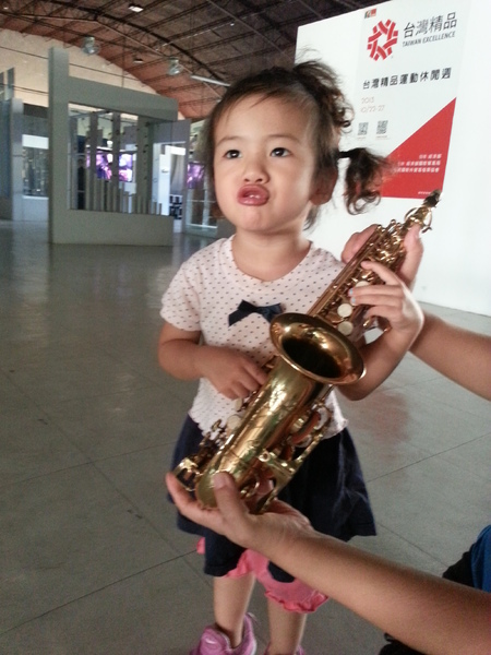 張連昌薩克斯風觀光工廠：[台中][景點]張連昌薩克斯風觀光工廠~台灣薩克斯風始祖