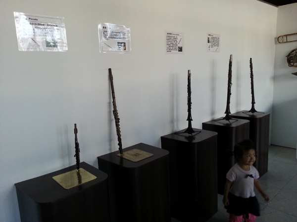 張連昌薩克斯風觀光工廠：[台中][景點]張連昌薩克斯風觀光工廠~台灣薩克斯風始祖