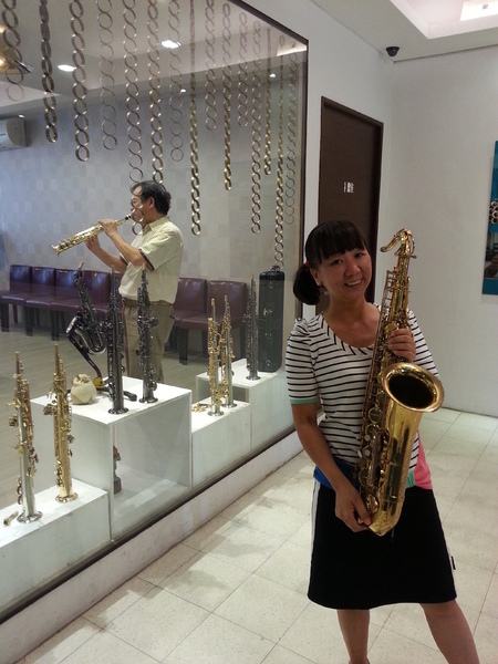 張連昌薩克斯風觀光工廠：[台中][景點]張連昌薩克斯風觀光工廠~台灣薩克斯風始祖
