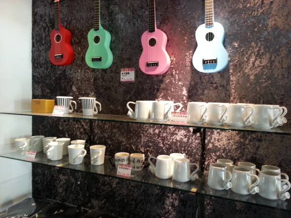 張連昌薩克斯風觀光工廠：[台中][景點]張連昌薩克斯風觀光工廠~台灣薩克斯風始祖